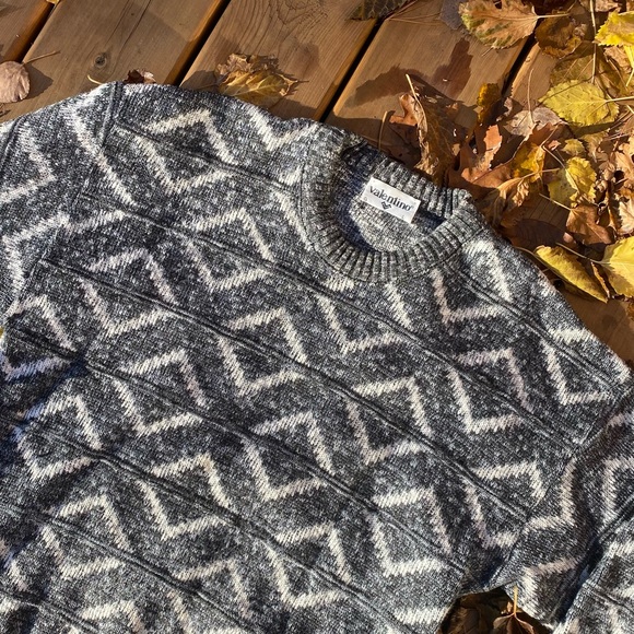 Vintage Valentino Mens sweater. - Picture 2 of 5